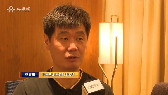 《银行家》确定引进中国内地《银翼杀手》、《银翼杀手2049》海报《银翼杀手2049》是一部科幻神作，根据菲利普;K;迪克小说《仿生人会梦见电子羊吗？》改编，故事背景设定在《银翼杀手》30年后，讲述了在人类与复制人共生的2049年，两个种族之间的矛盾升级，新一代银翼杀手K（瑞恩;高斯林 饰）寻找到已销声匿迹多年前的银翼杀手，并联手再次制止了人类与复制人的命运之战